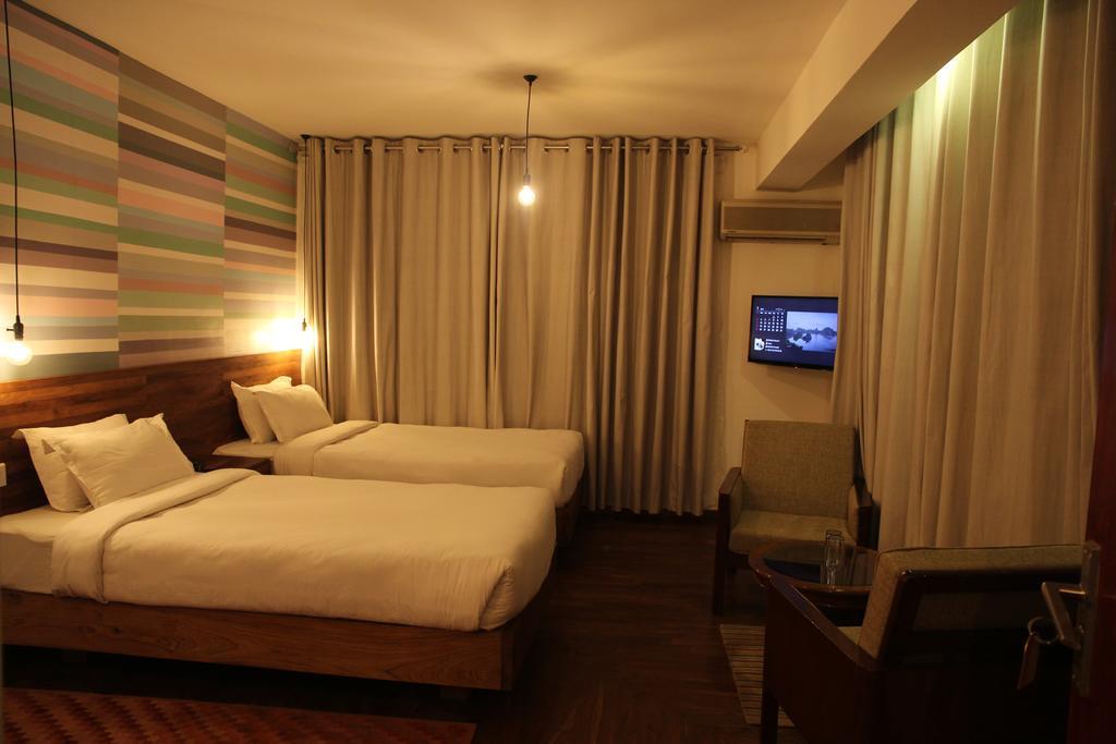โพทาล่า เกสท์เฮาส์ Hotel กาฐมาณฑุ ภายนอก รูปภาพ