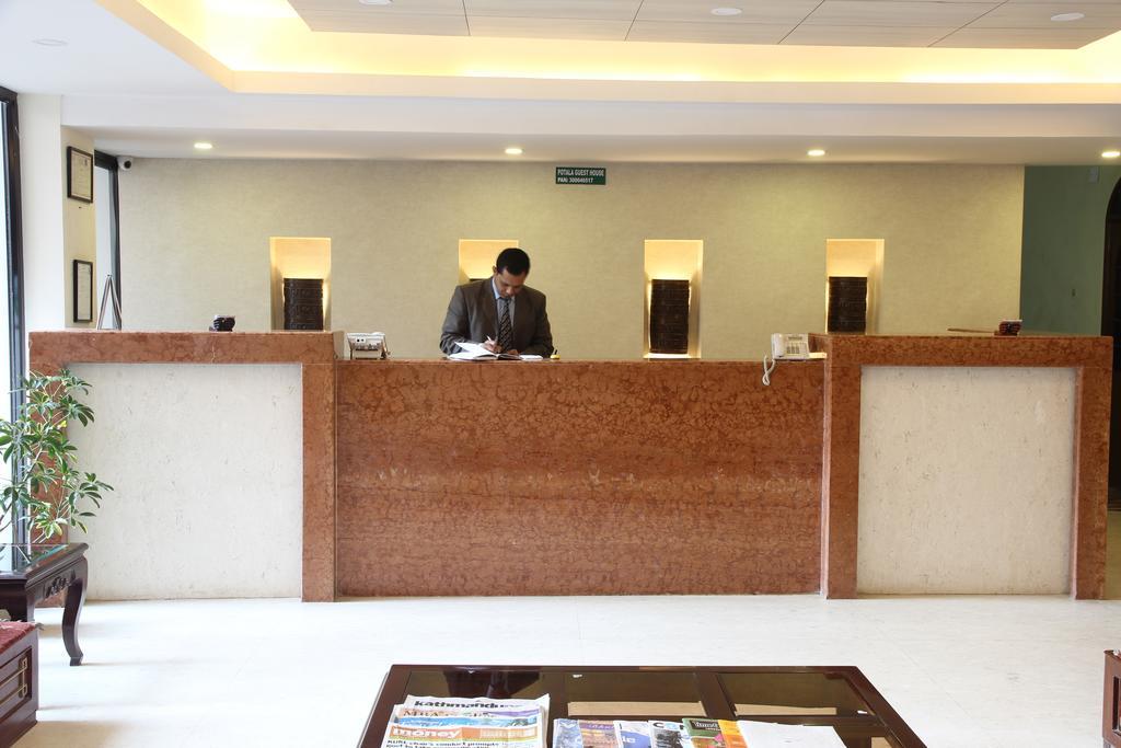 โพทาล่า เกสท์เฮาส์ Hotel กาฐมาณฑุ ภายนอก รูปภาพ