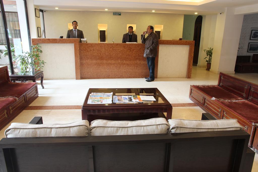 โพทาล่า เกสท์เฮาส์ Hotel กาฐมาณฑุ ภายนอก รูปภาพ