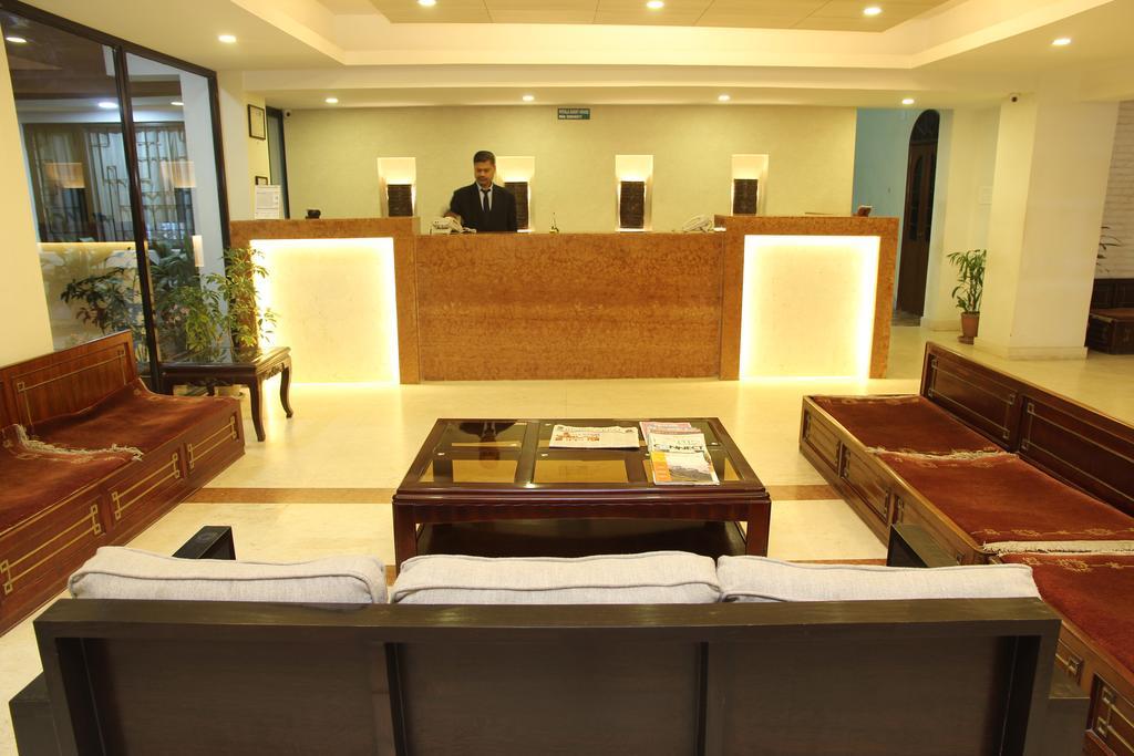 โพทาล่า เกสท์เฮาส์ Hotel กาฐมาณฑุ ภายนอก รูปภาพ